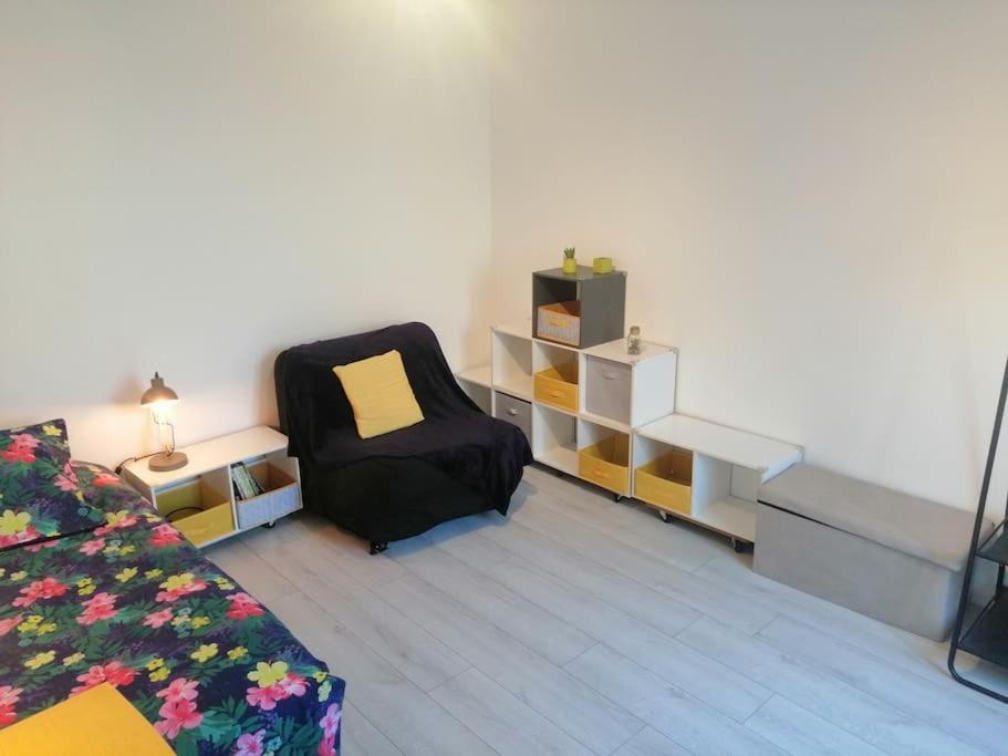Logement+parking Proche Metro - Total Autonome